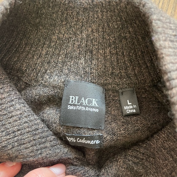 Men’s Cashmere Sweater - Picture 2 of 3